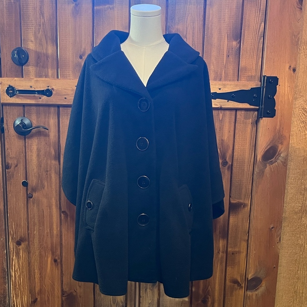 La Moda vintage black fleece, structured cape poncho. One size fits all. 1292.